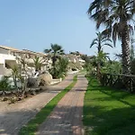 아파트호텔 Villaggio Cala Di Volpe