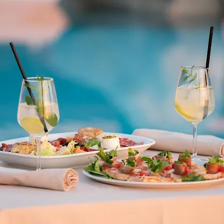 Villaggio Cala Di Volpe Aparthotel