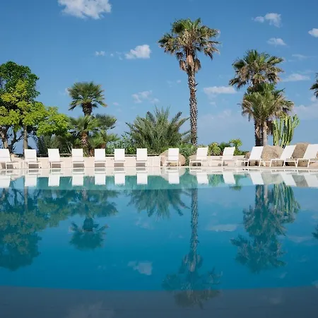 Villaggio Cala Di Volpe Aparthotel 4*
