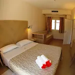 Villaggio Cala Di Volpe Apart Otel