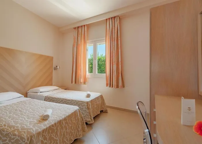 Lägenhetshotell Villaggio Cala Di Volpe Capo Vaticano