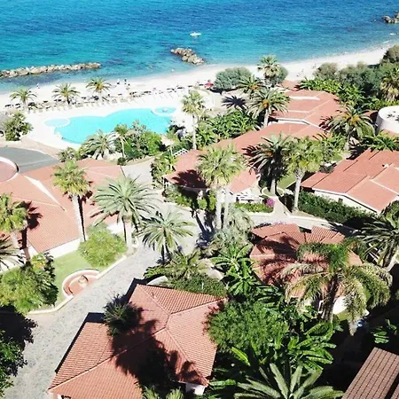 Apartmanhotel Villaggio Cala Di Volpe 4*