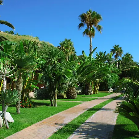 Apartmanhotel Villaggio Cala Di Volpe Capo Vaticano